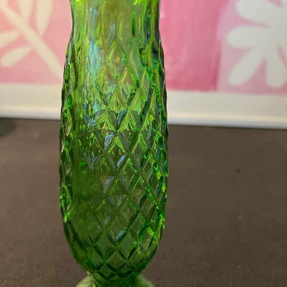 Vintage E O Brody co 8x2 Kelly green vase - Picture 5 of 5